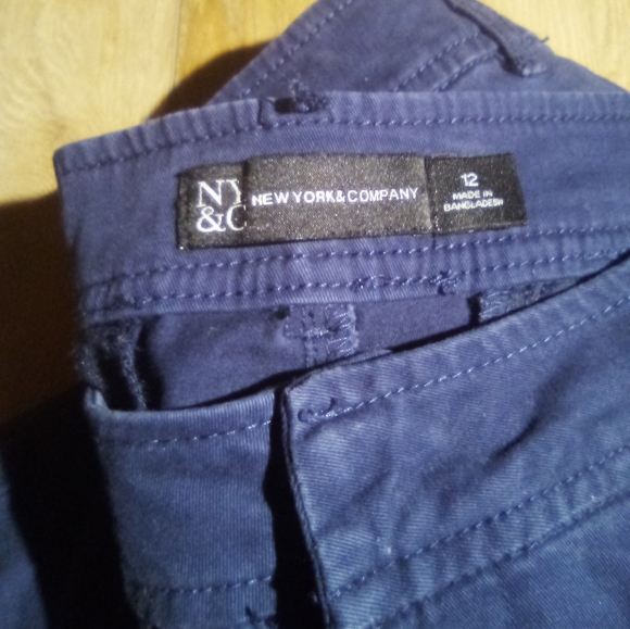New York & Company Navy Shorts Sz.12 - Picture 3 of 10